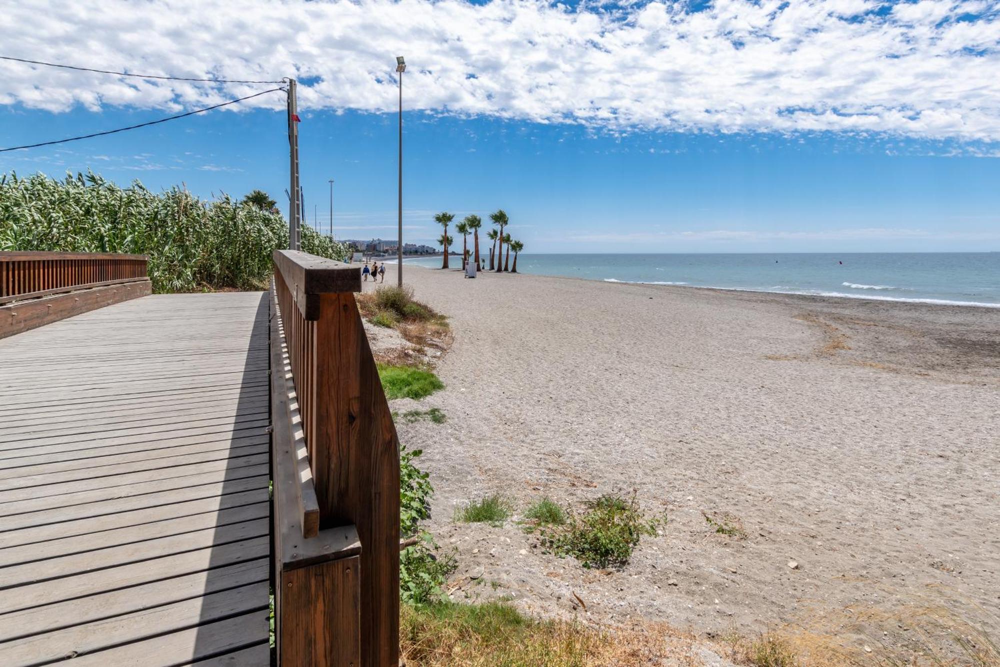 Renovated Apartment On Beachside With Pool Нерха Экстерьер фото