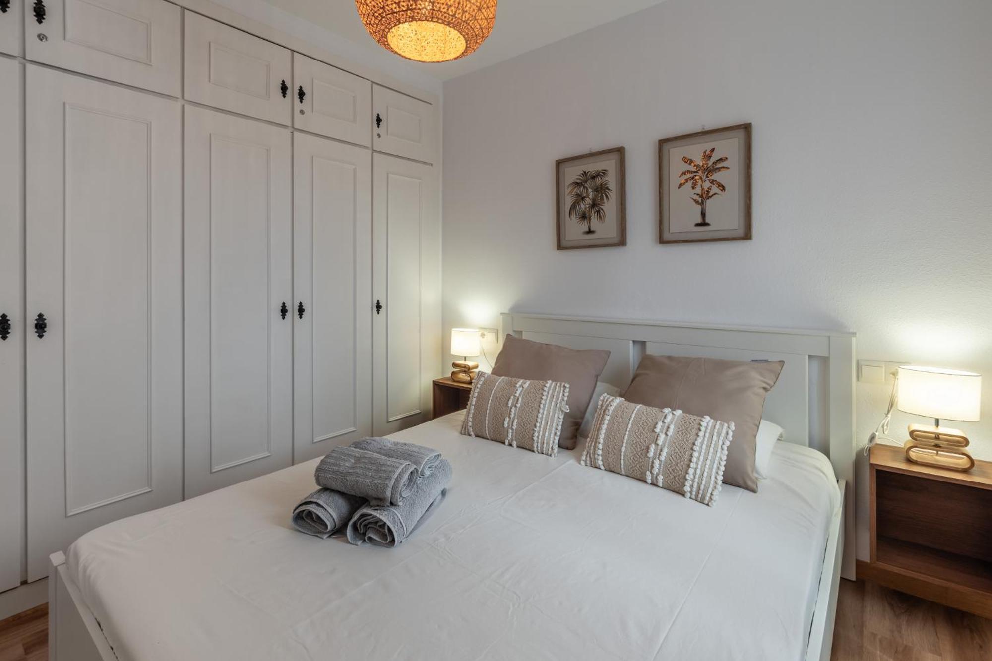 Renovated Apartment On Beachside With Pool Нерха Экстерьер фото