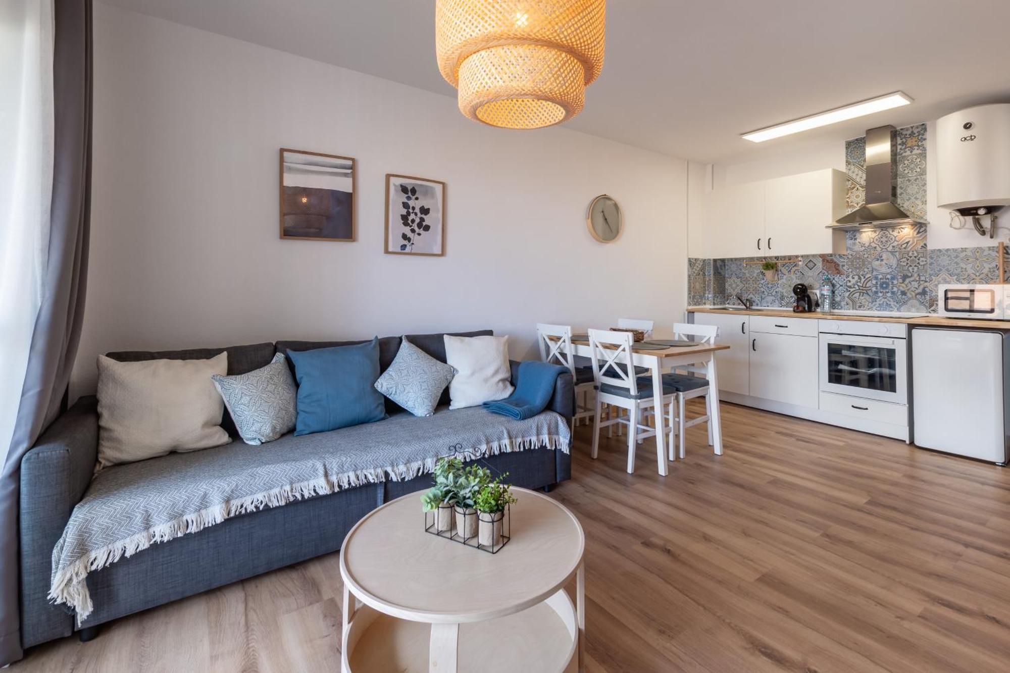Renovated Apartment On Beachside With Pool Нерха Номер фото