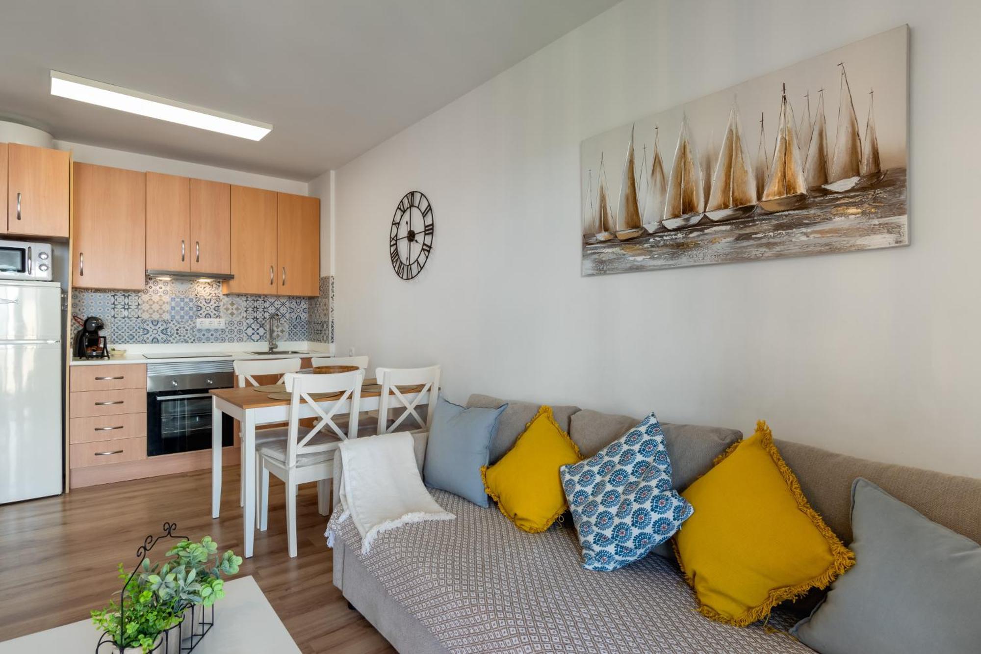 Renovated Apartment On Beachside With Pool Нерха Номер фото