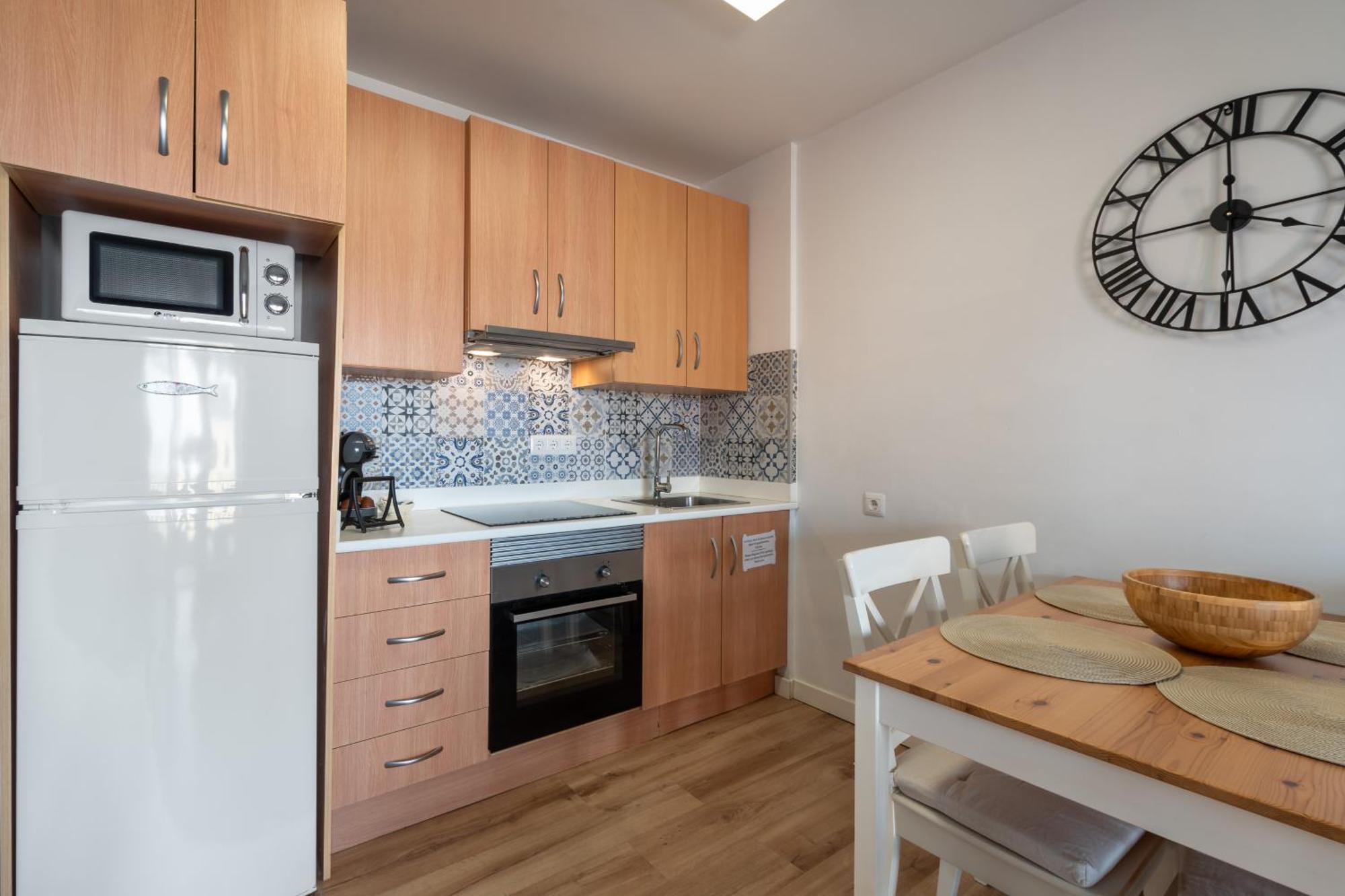 Renovated Apartment On Beachside With Pool Нерха Экстерьер фото